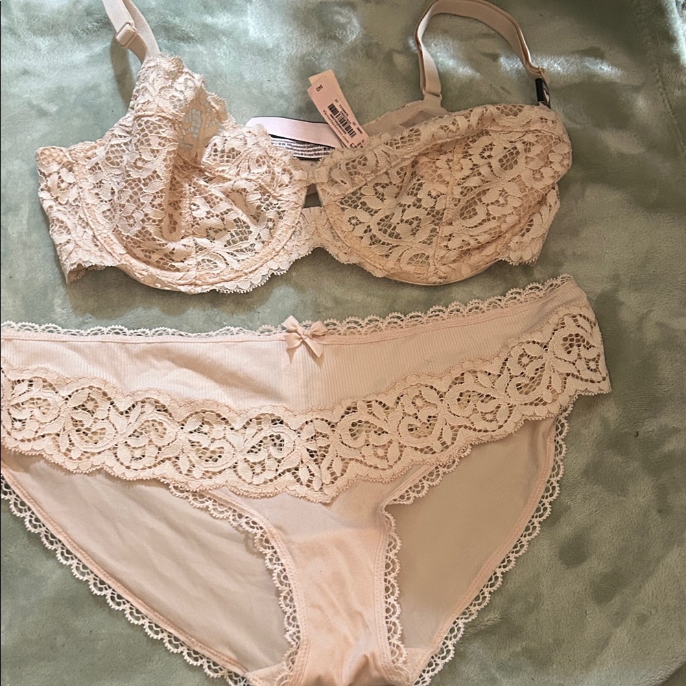 Intimates Set in Cream